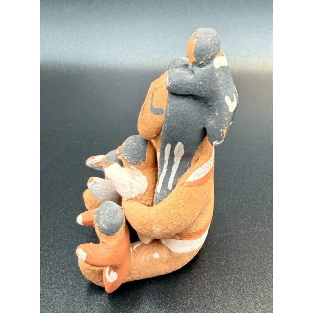 VTG Native American Jemez Taos Pueblo Storyteller W/ 4 children Juanita Martinez - Picture 2 of 10